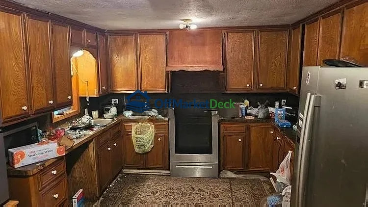 Off-market house in Livingston, Texas — 3 beds, 2 baths, $69,900 — photo 2 of 5