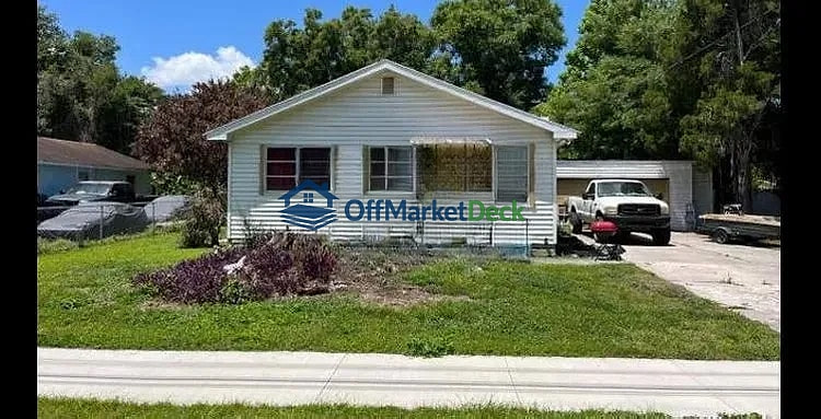 Off-market house in Lakeland, Florida — 4 beds, 2 baths, $135,000 — photo 3 of 3