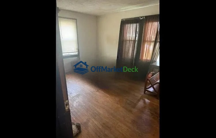 Off-market house in Nashville, Tennessee — 4 beds, 1 bath, $274,990 — photo 3 of 5