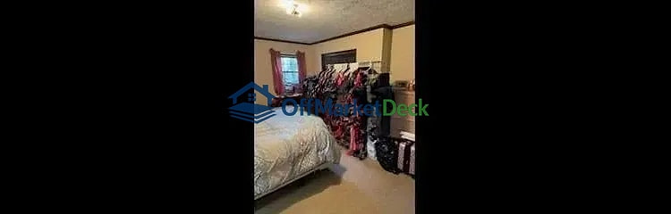 Off-market house in Marietta, Georgia — 3 beds, 2 baths, $306,400 — photo 3 of 5