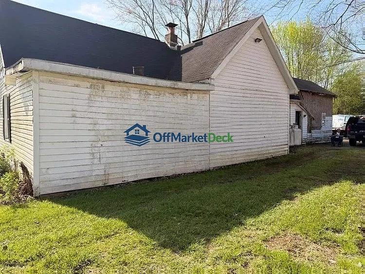 Off-market house in Mount Orab, Ohio — 4 beds, 1 bath, $45,000 — photo 3 of 5
