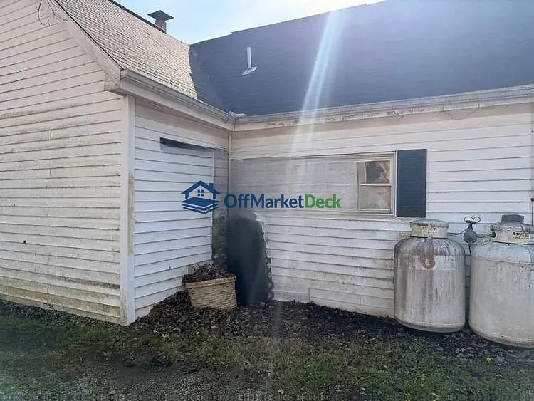 Off-market house in Mount Orab, Ohio — 4 beds, 1 bath, $45,000 — photo 2 of 5