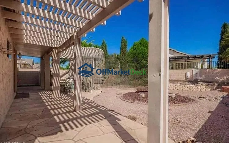 Off-market house in Surprise, Arizona — 2 beds, 2 baths, $265,000 — photo 2 of 5