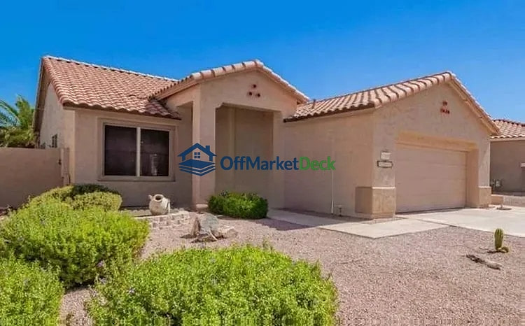 Off-market house in Surprise, Arizona — 2 beds, 2 baths, $265,000 — photo 5 of 5