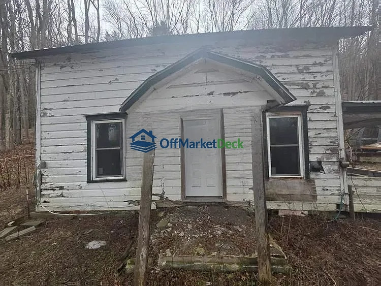 Off-market house in Cooperstown, New York — 3 beds, 1 bath, $39,900 — photo 3 of 5