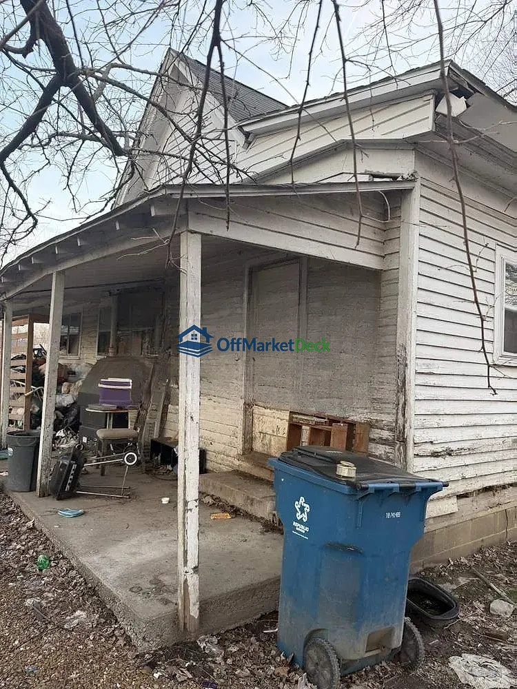 Off-market house in Barlow, Kentucky — 3 beds, 2 baths, $9,900 — photo 2 of 5