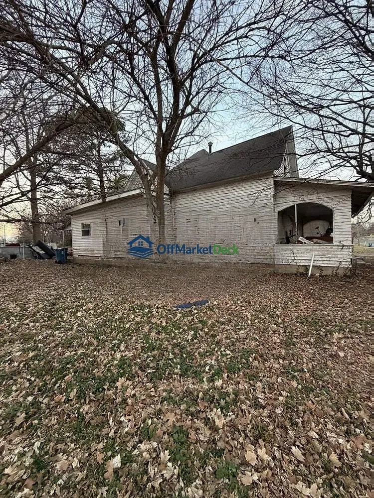 Off-market house in Barlow, Kentucky — 3 beds, 2 baths, $9,900 — photo 4 of 5
