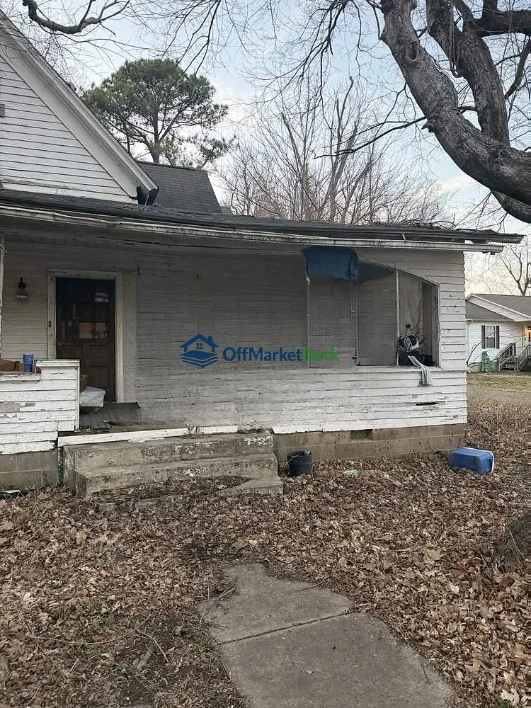 Off-market house in Barlow, Kentucky — 3 beds, 2 baths, $9,900 — photo 3 of 5