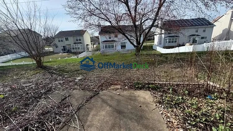 Off-market house in O'Fallon, Missouri — 3 beds, 2.5 baths, $219,900 — photo 5 of 5