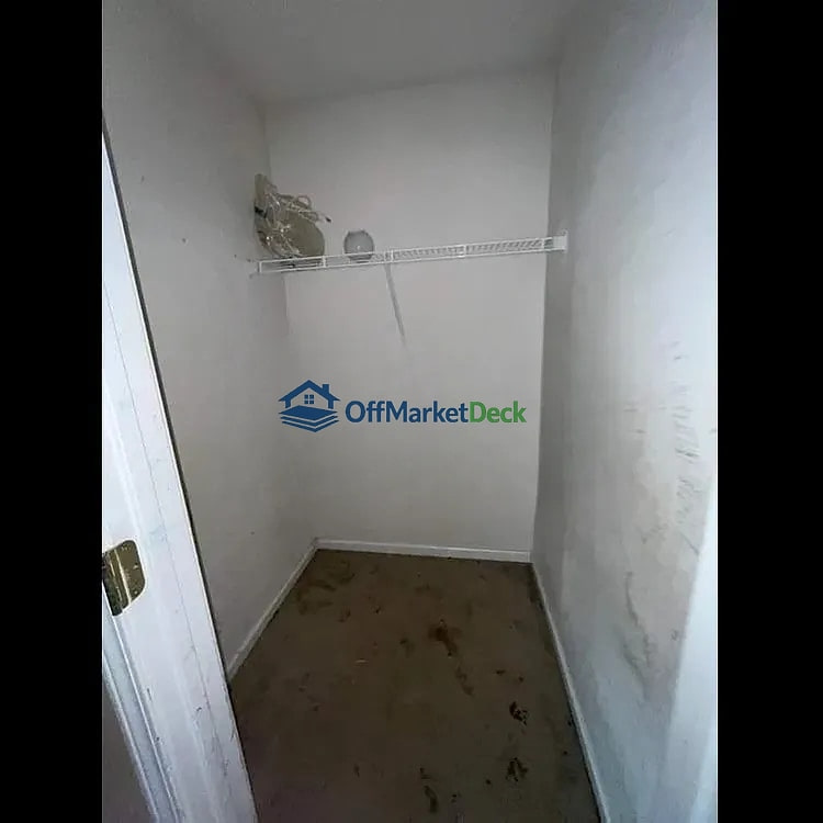 Off-market house in Jacksonville, Florida — 3 beds, 2 baths, $125,000 — photo 5 of 5