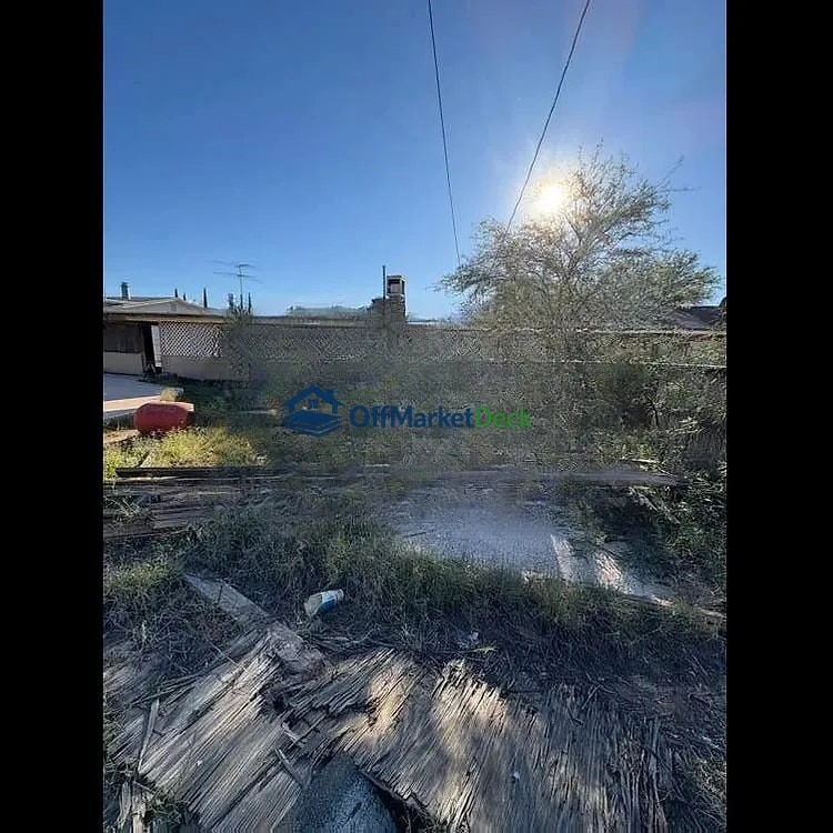 Off-market house in Tucson, Arizona — 4 beds, 2 baths, $162,500 — photo 3 of 5