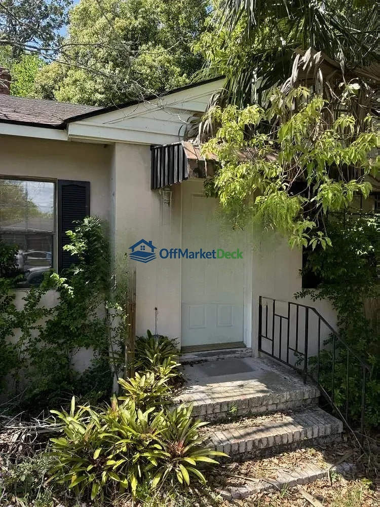 Off-market house in Jacksonville, Florida — 3 beds, 1 bath, $200,000 — photo 4 of 5