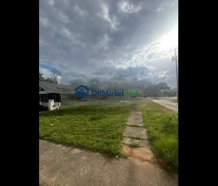Off-market house in Birmingham, Alabama — 3 beds, 1 bath, $7,500 — photo 2 of 5