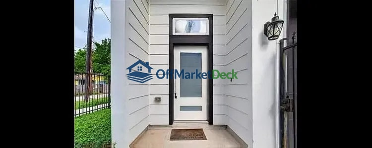 Off-market house in Houston, Texas — 3 beds, 4 baths, $344,900 — photo 3 of 3