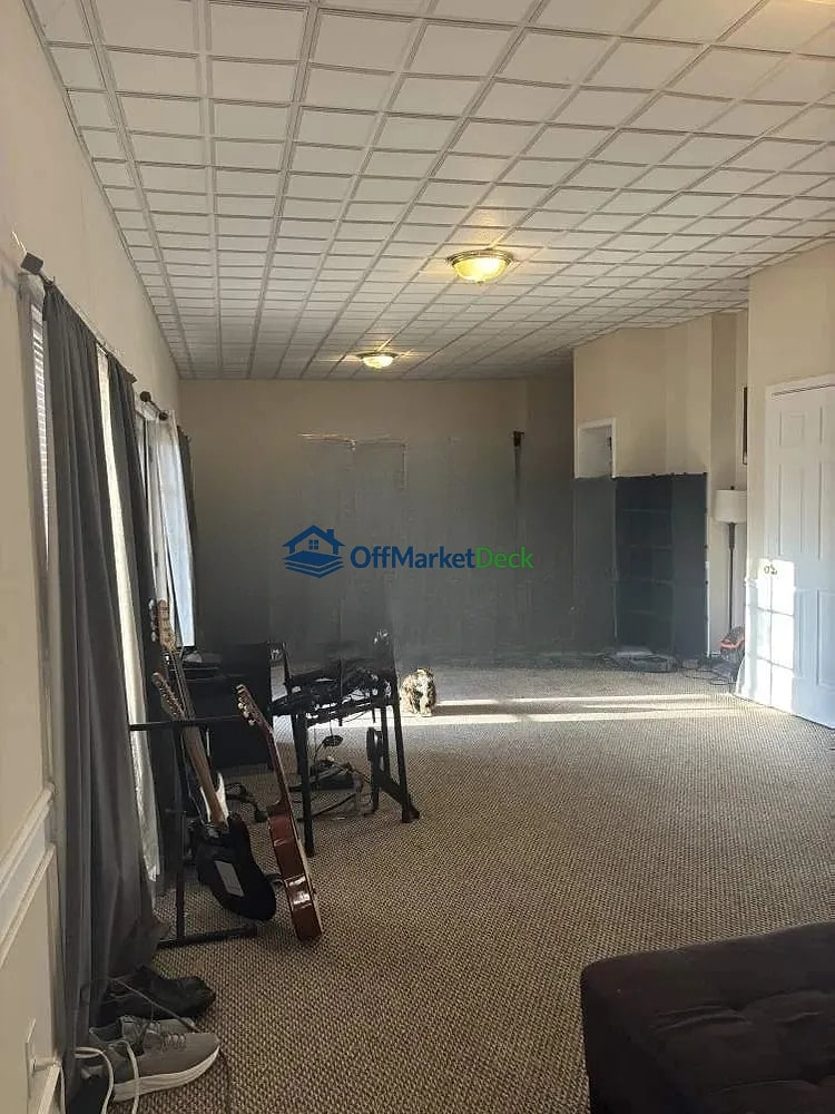 Off-market house in Lawrenceville, Georgia — 4 beds, 3.5 baths, $415,000 — photo 2 of 5