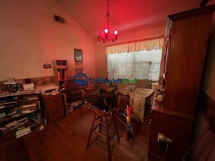 Off-market house in Rowlett, Texas — 3 beds, 2 baths, $169,900 — photo 5 of 5