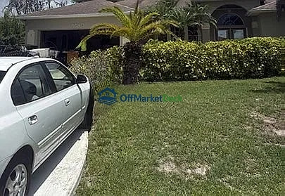 Off-market house in Port St. Lucie, Florida — 3 beds, 3 baths, $359,900 — photo 3 of 3