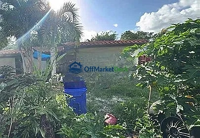 Off-market house in Fort Lauderdale, Florida — 3 beds, 2 baths, $354,900 — photo 8 of 8