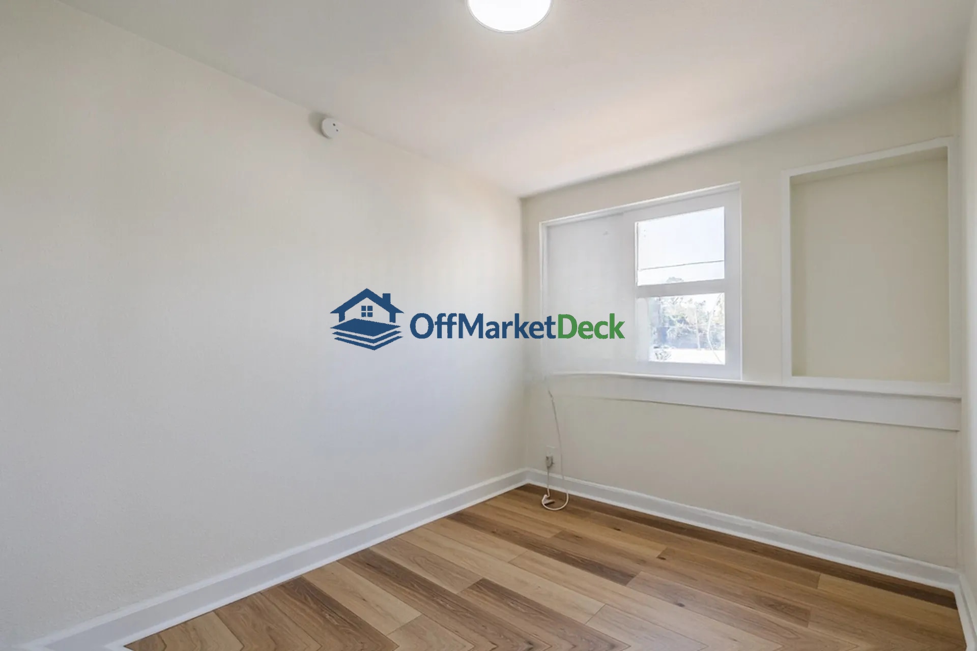 Off-market multi family in Tarpon Springs, Florida — 12 beds, 11 baths, $1,299,000 — photo 5 of 8
