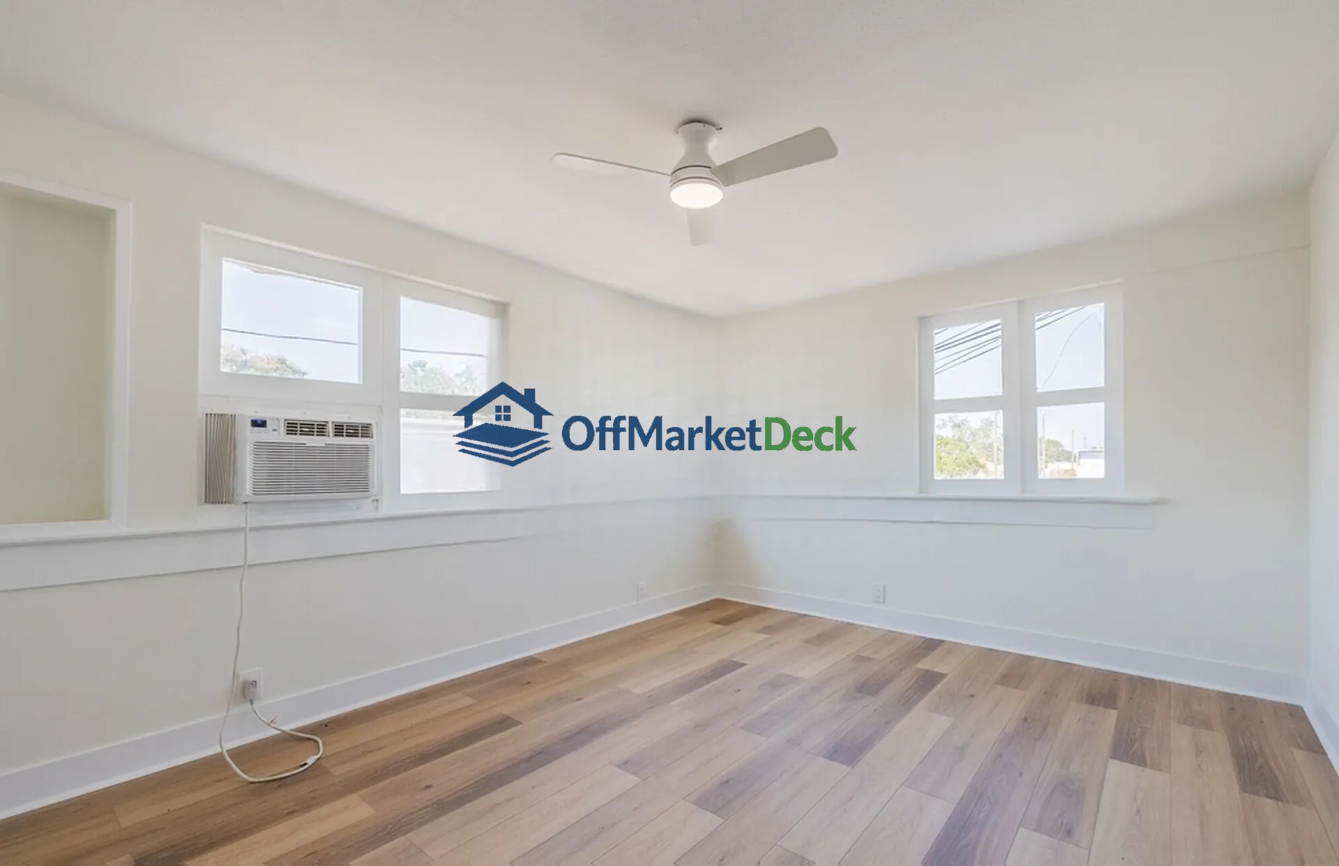 Off-market multi family in Tarpon Springs, Florida — 12 beds, 11 baths, $1,299,000 — photo 4 of 8