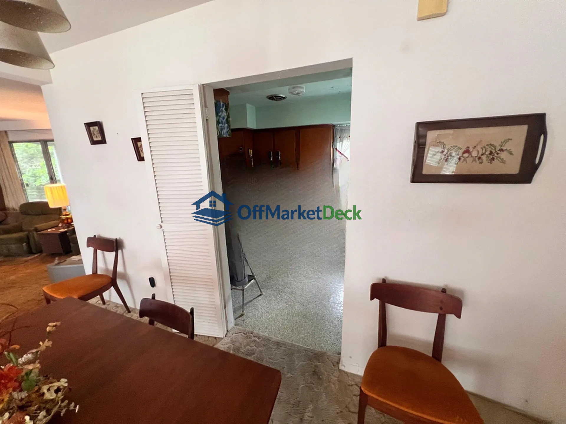 Off-market house in North Miami, Florida — 3 beds, 2 baths, $484,900 — photo 5 of 8