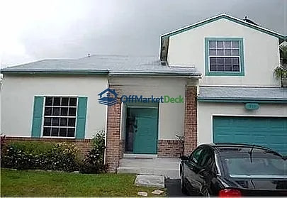 Off-market house in Davie, Florida — 3 beds, 2 baths, $434,900 — photo 2 of 3