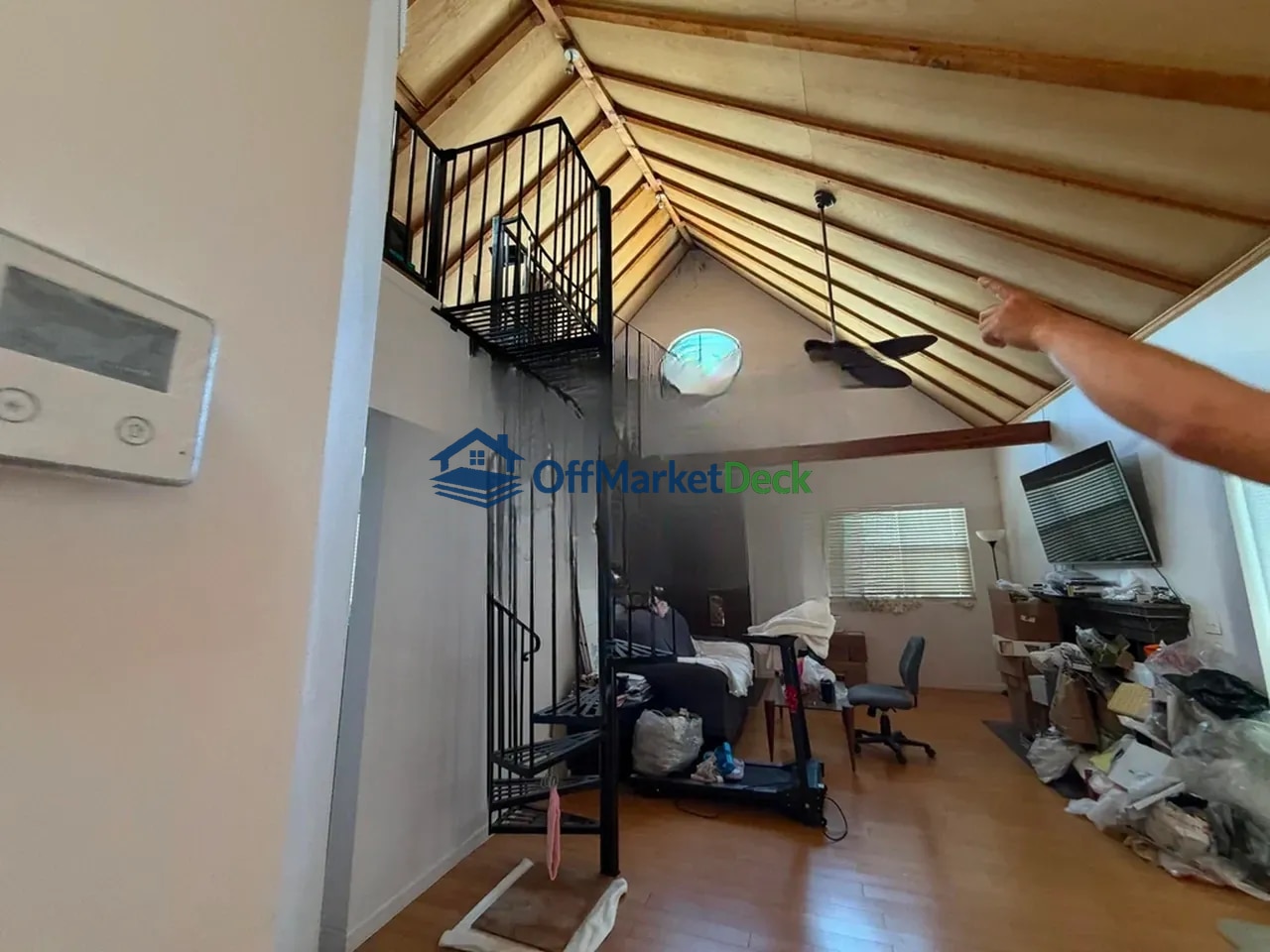 Off-market house in Oakland, California — 3 beds, 2 baths, $1,039,900 — photo 8 of 8