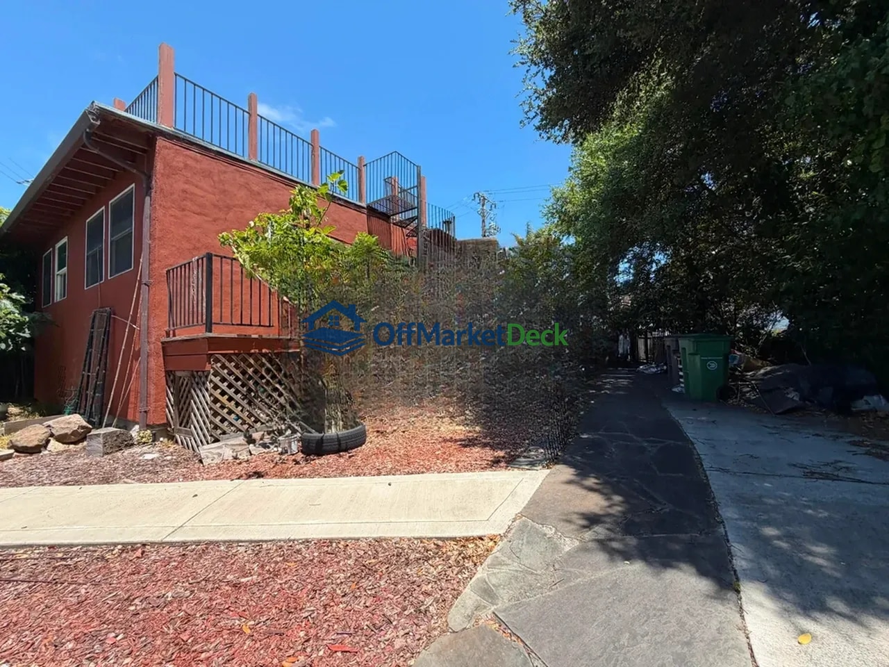 Off-market house in Oakland, California — 3 beds, 2 baths, $1,039,900 — photo 5 of 8