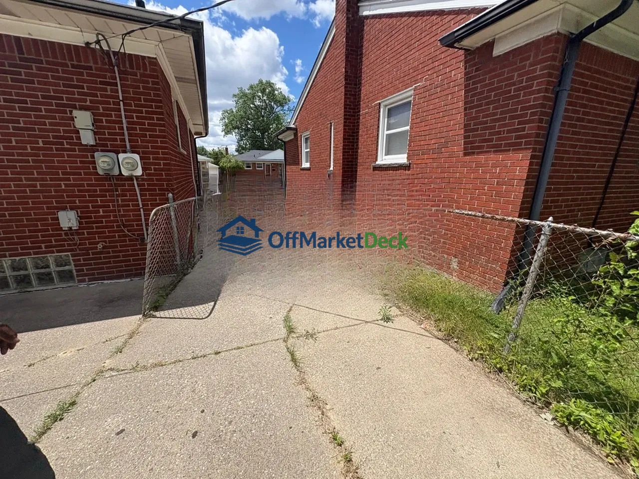Off-market house in Eastpointe, Michigan — 3 beds, 1.5 baths, $147,722 — photo 7 of 8