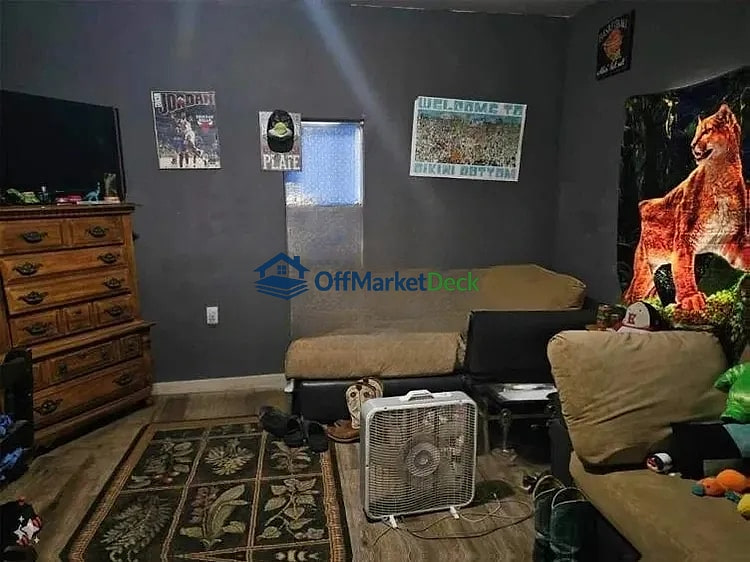 Off-market house in Earlsboro, Oklahoma — 3 beds, 1 bath, $42,000 — photo 3 of 5