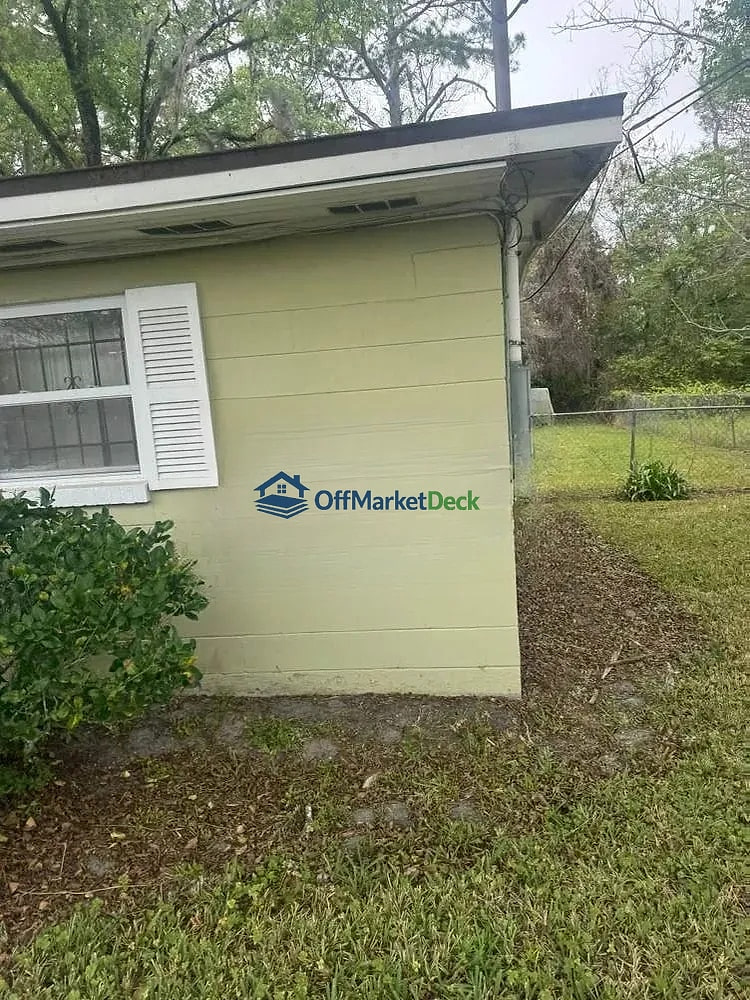 Off-market house in Jacksonville, Florida — 3 beds, 1.5 baths, $80,000 — photo 4 of 5