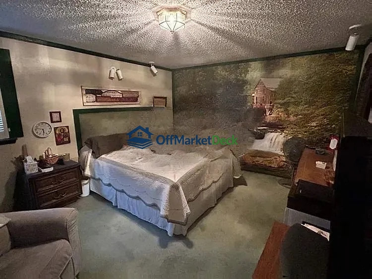Off-market house in Richardson, Texas — 3 beds, 2 baths, $310,000 — photo 3 of 5
