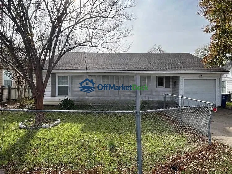Off-market house in Dallas, Texas — 3 beds, 2 baths, $155,000
