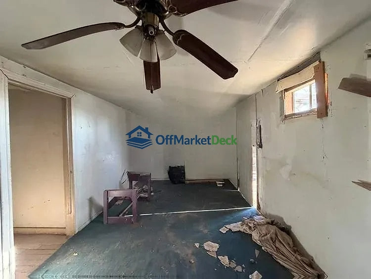 Off-market house in Pecos, Texas — 3 beds, 1 bath, $39,900 — photo 5 of 5