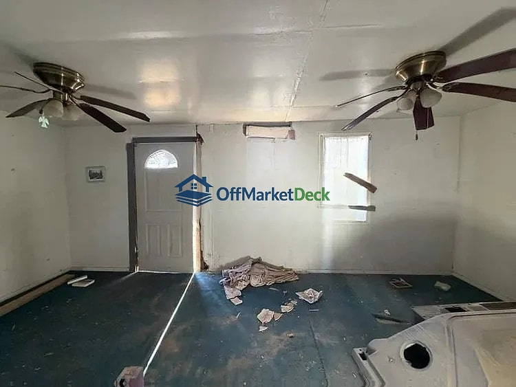 Off-market house in Pecos, Texas — 3 beds, 1 bath, $39,900 — photo 4 of 5