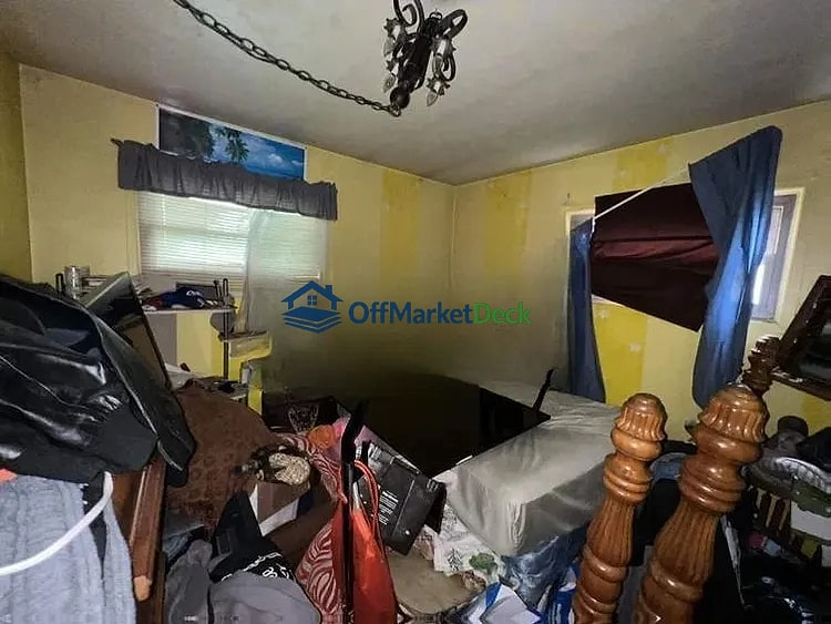 Off-market house in Indianapolis, Indiana — 3 beds, 1 bath, $74,990 — photo 5 of 5
