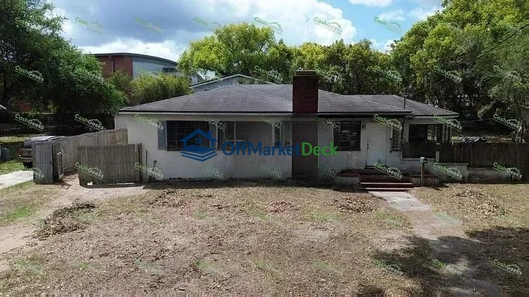 Off-market house in Jacksonville, Florida — 3 beds, 1 bath, $185,000 — photo 3 of 5