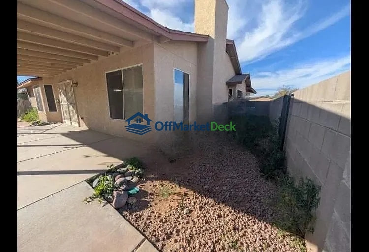 Off-market house in Tucson, Arizona — 4 beds, 3 baths, $295,000 — photo 4 of 5
