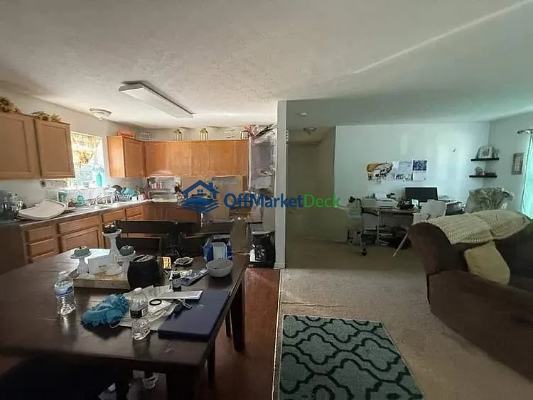 Off-market house in Indianapolis, Indiana — 3 beds, 1 bath, $99,900 — photo 4 of 5