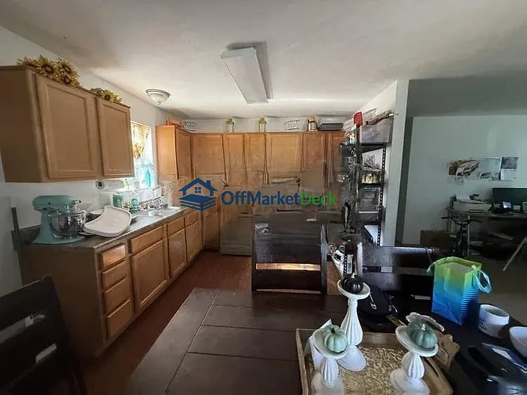 Off-market house in Indianapolis, Indiana — 3 beds, 1 bath, $99,900 — photo 5 of 5