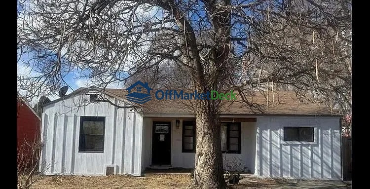 Off-market house in Denver, Colorado — 2 beds, 2 baths, $399,900 — photo 3 of 3