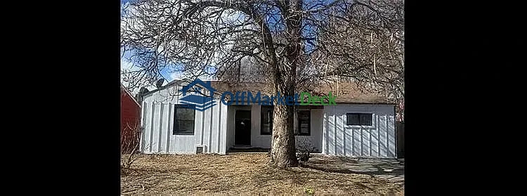 Off-market house in Denver, Colorado — 2 beds, 2 baths, $399,900 — photo 2 of 3