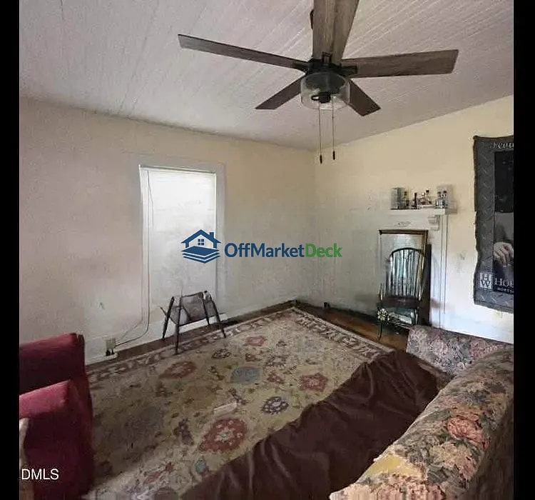 Off-market house in Durham, North Carolina — 4 beds, 2 baths, $207,000 — photo 5 of 5