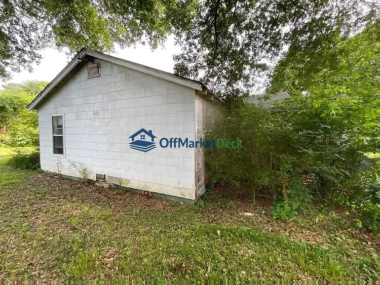 Off-market house in Summerville, Georgia — 3 beds, 1 bath, $64,000 — photo 5 of 8