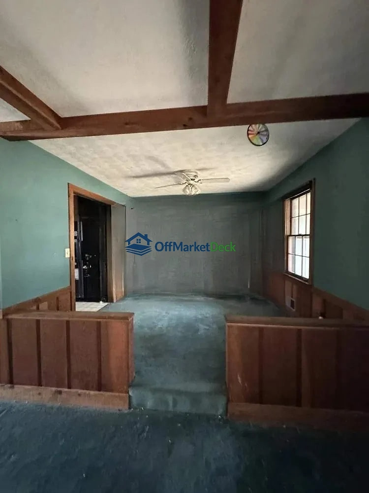 Off-market house in Snellville, Georgia — 3 beds, 2 baths, $220,000 — photo 5 of 5