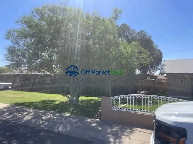 Off-market house in Phoenix, Arizona — 4 beds, 2 baths, $292,990
