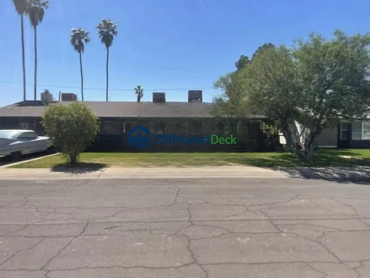 Off-market house in Phoenix, Arizona — 4 beds, 2 baths, $292,990 — photo 2 of 5