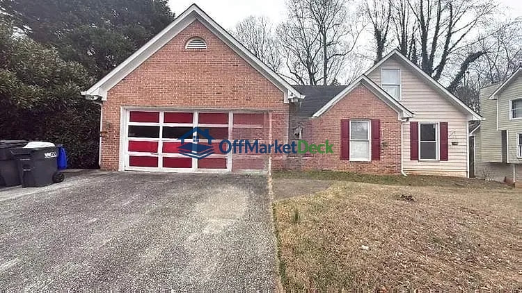 Off-market house in Lawrenceville, Georgia — 4 beds, 3 baths, $339,900 — photo 2 of 5