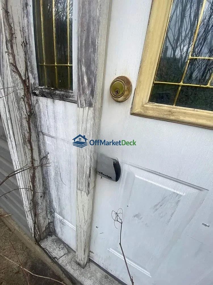 Off-market house in Martins Ferry, Ohio — 2 beds, 1 bath, $14,900 — photo 2 of 5