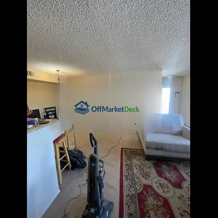Off-market house in Glendale, Arizona — 2 beds, 2 baths, $118,500 — photo 4 of 5